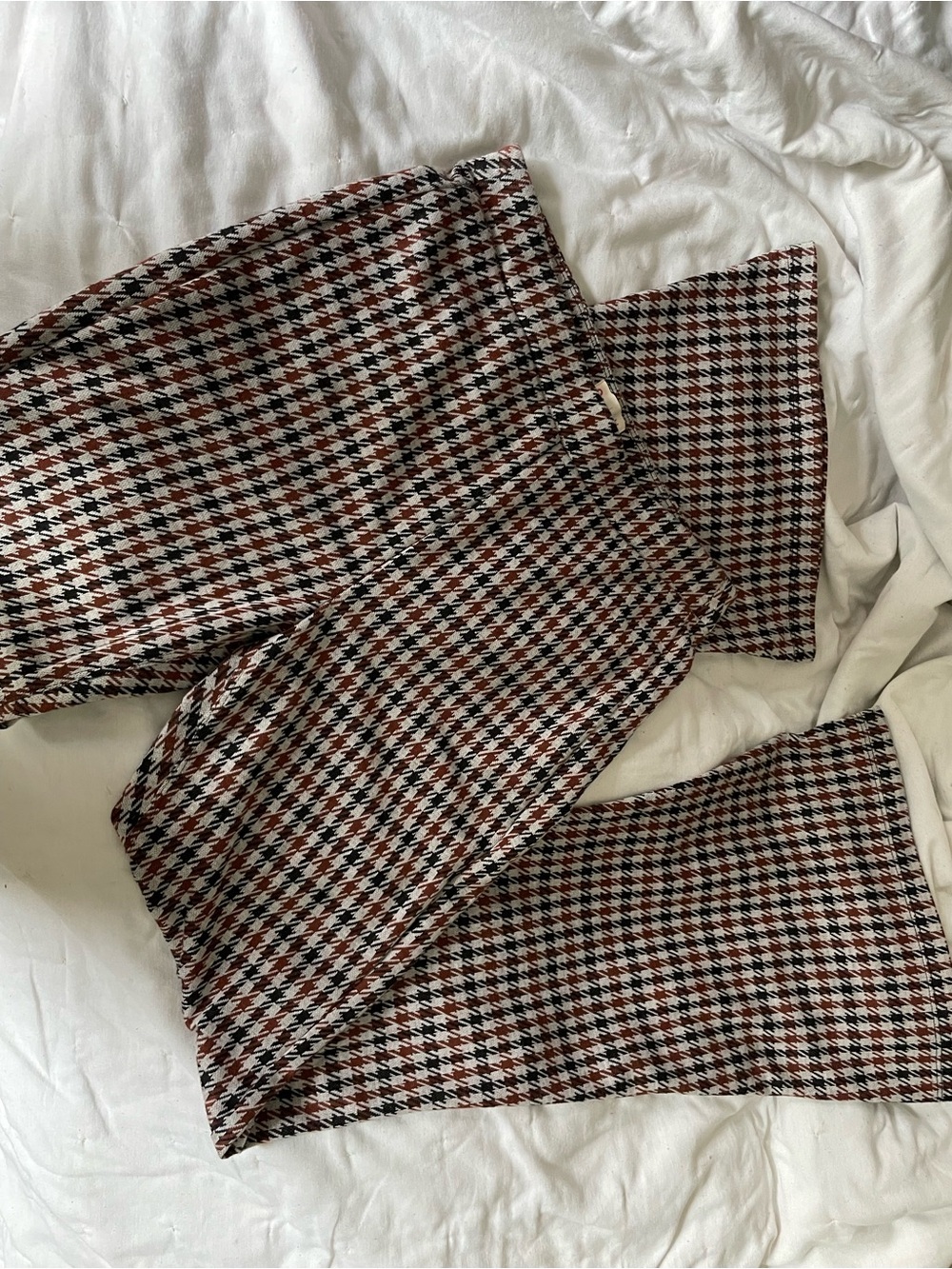 Trendy bell bottom flare pants by SO juniors medium like new